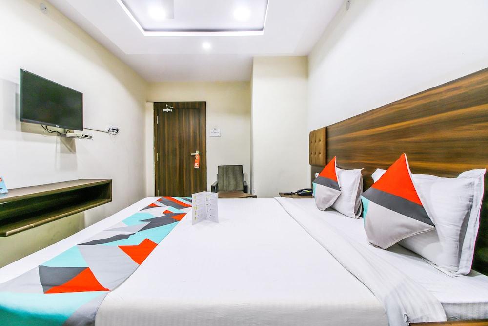 FabHotel Srujana Inn