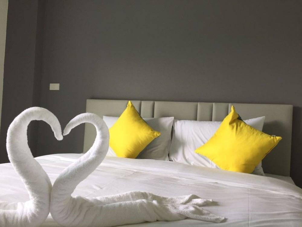 Big Buddha Hillside Hotel