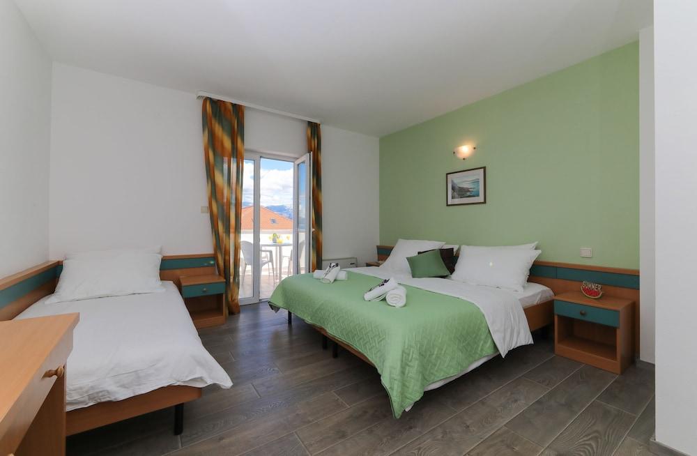 Downtown Private Rooms