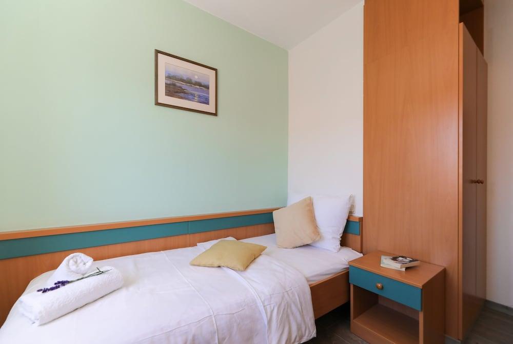 Downtown Private Rooms