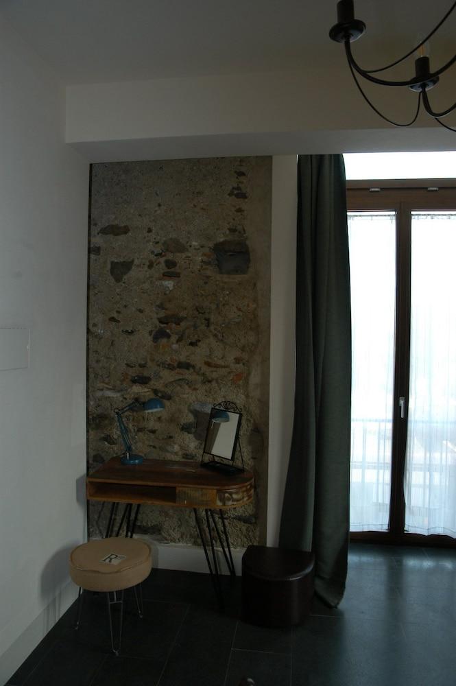 Castello D'Alcontres B&B