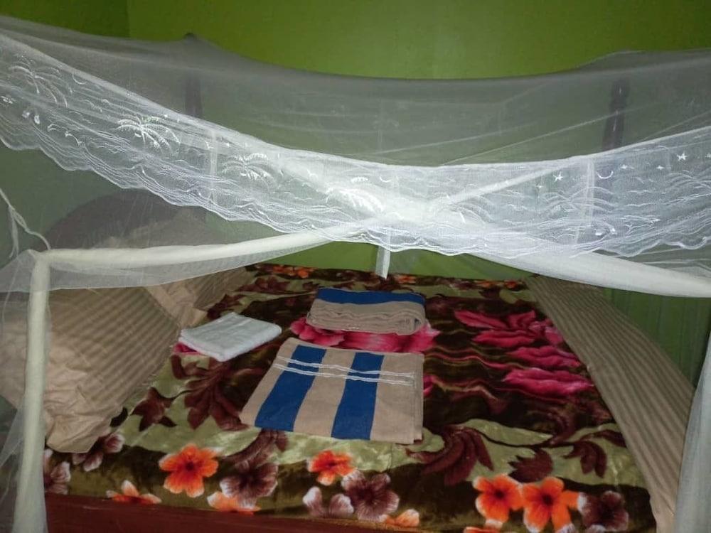 Sipi Travellers Lodge