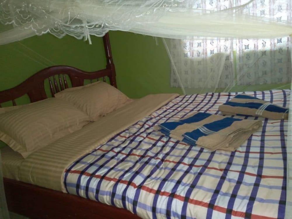 Sipi Travellers Lodge