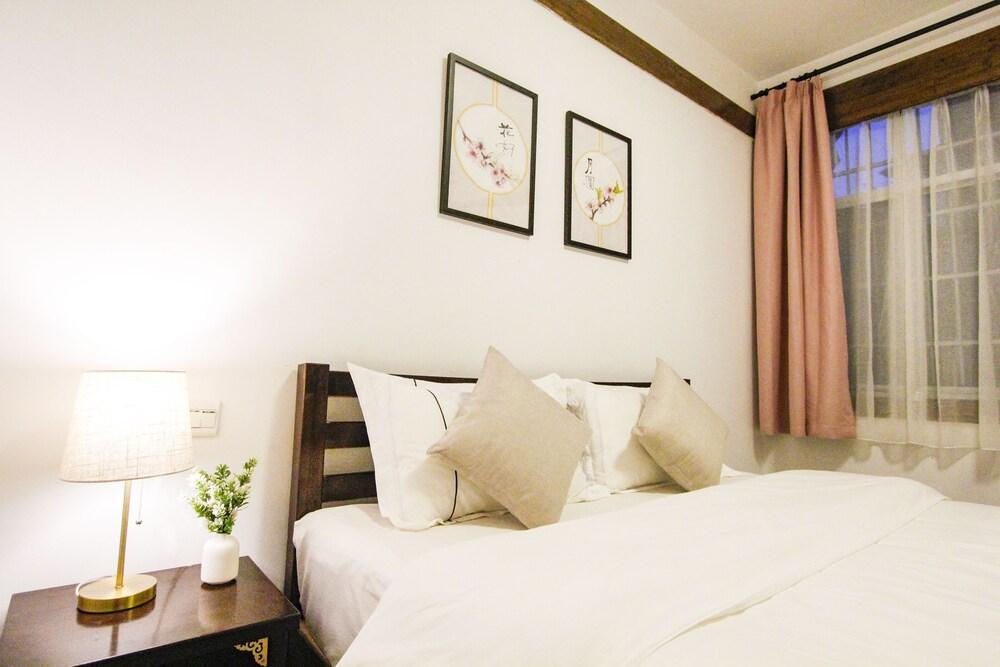 Fenghuang Hemu House