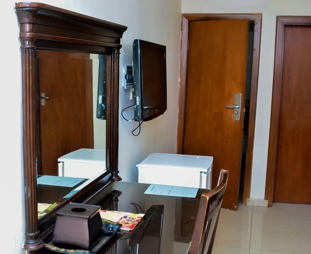 The Emperor Place Annex