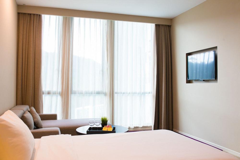 The 12 Suite Empire Damansara