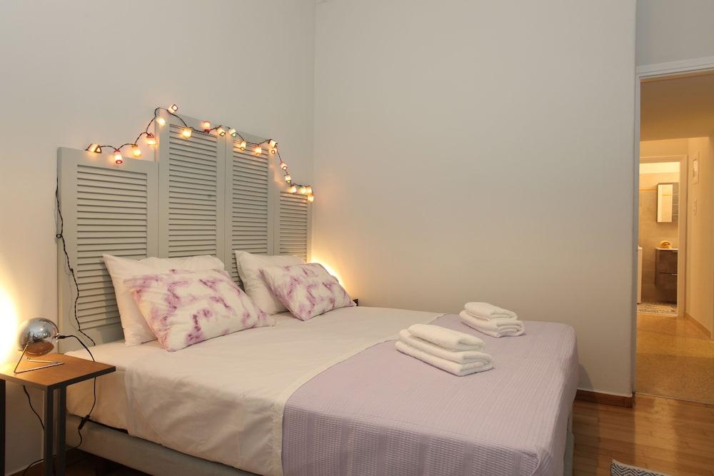 Your address in Koukaki