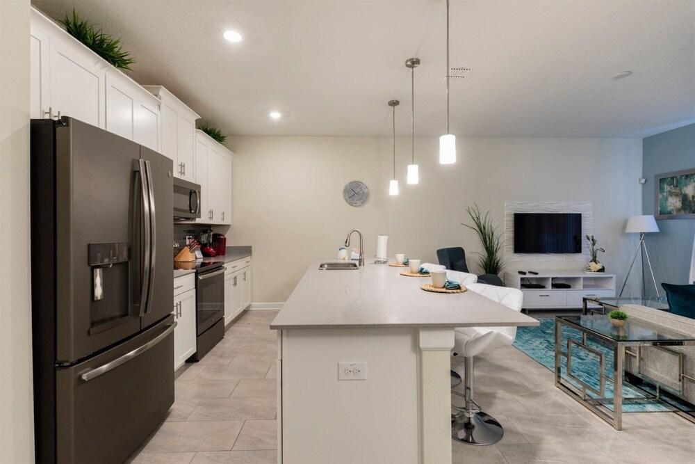 4BR 3BA ChampionsGate Townhome