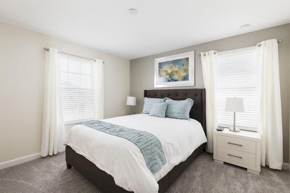 8BR ChampionsGate Pool Home wTheater