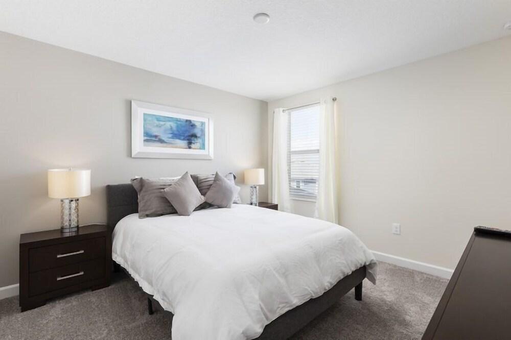 8BR 5BA ChampionsGate Pool Home