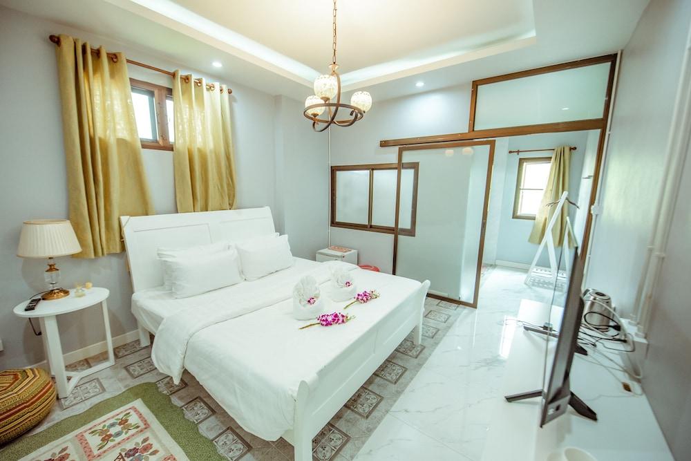 Vila Villa Resort in Town