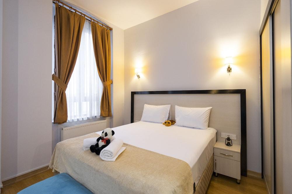 World Center Hotel & Hostel