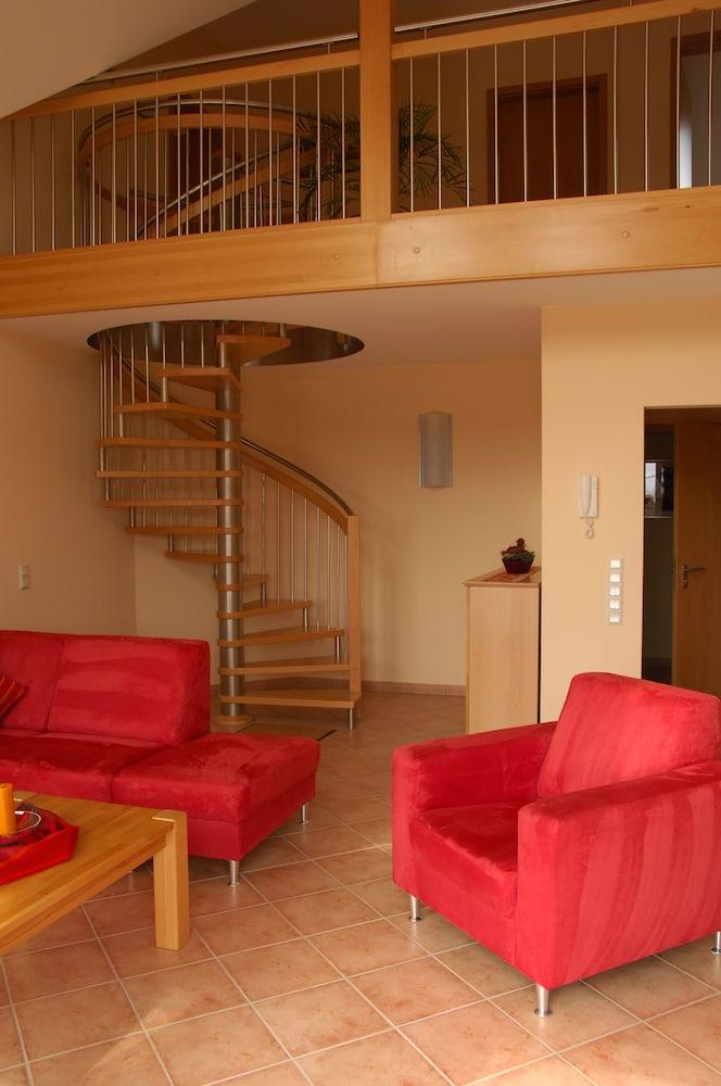 Wein- und Gaestehaus Genetsch