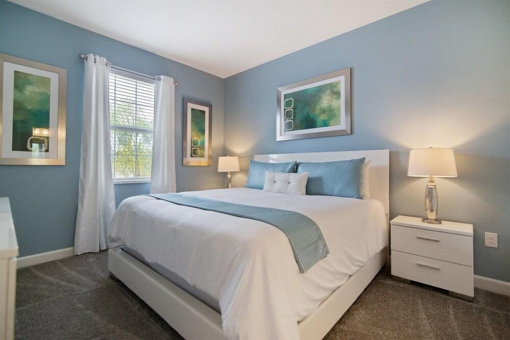 8BR ChampionsGate Pool Home wTheater