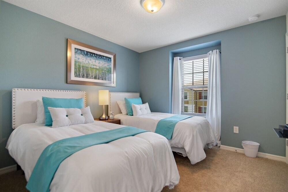 Solterra 5BR Splash Pool Townhouse