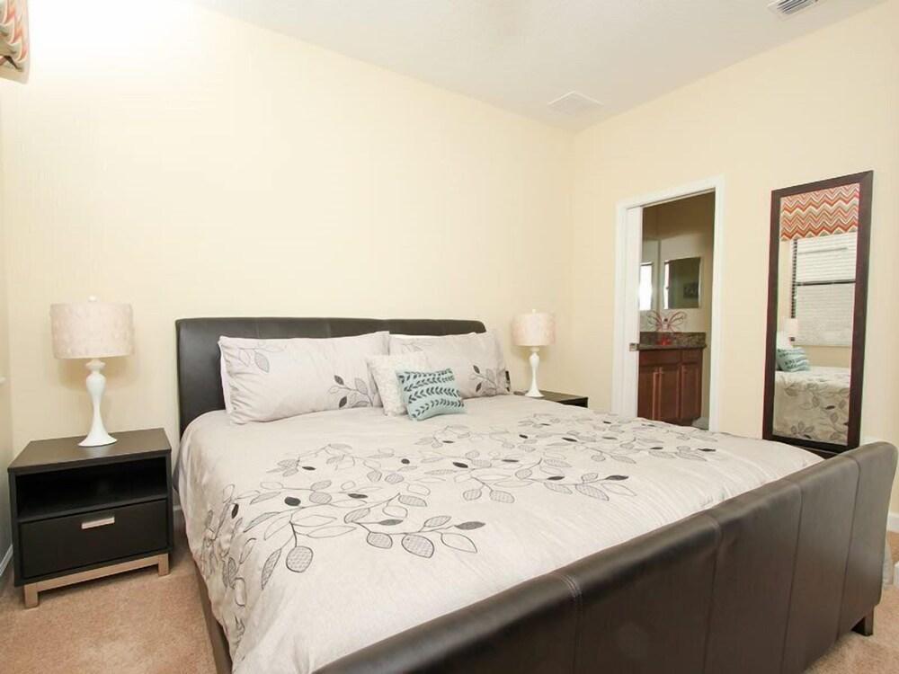 4BR 3BA Pool Home In ChampionsGate