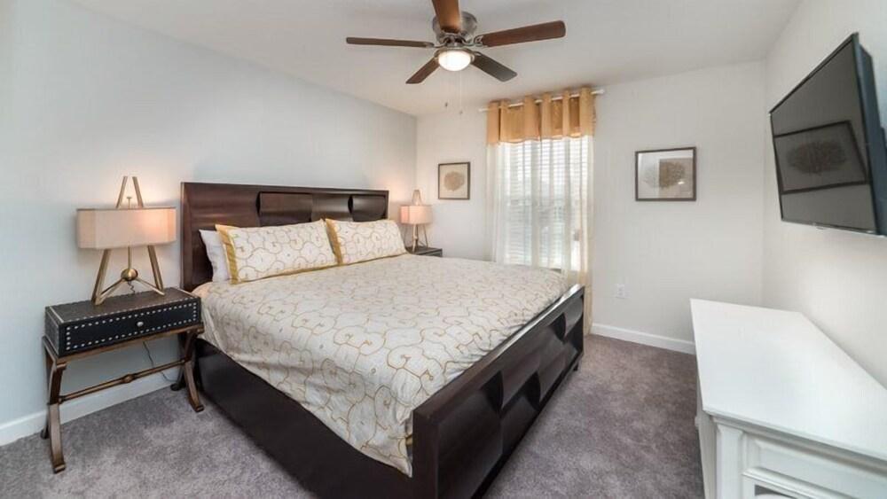 4BR 3BA Townhome in Champions Gate