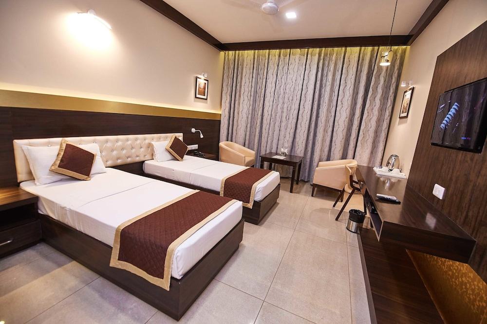 Hotel Highway Prince