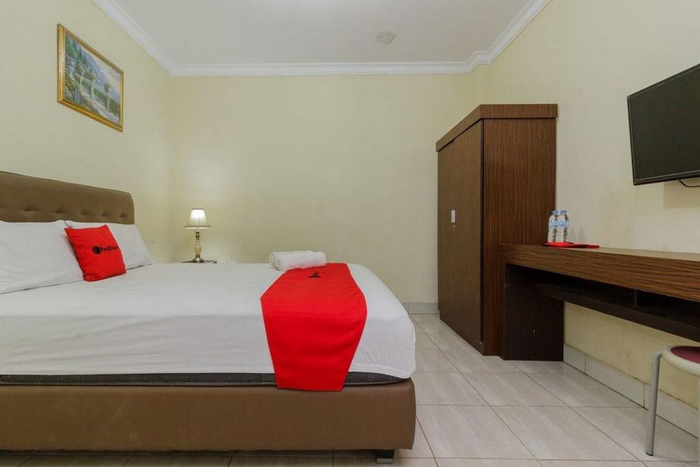 RedDoorz @ Malalayang 2 Manado