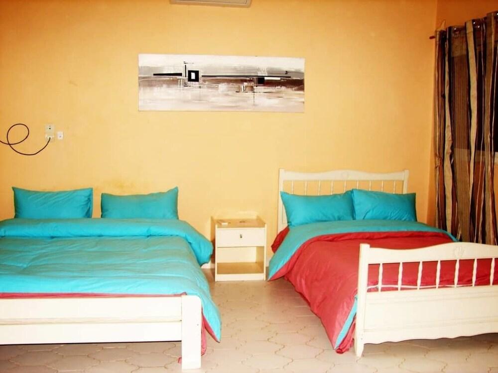 Auberge Samiraa - Hostel