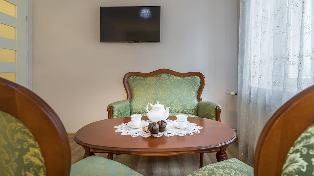 Maya's Flats & Resorts - Złoty