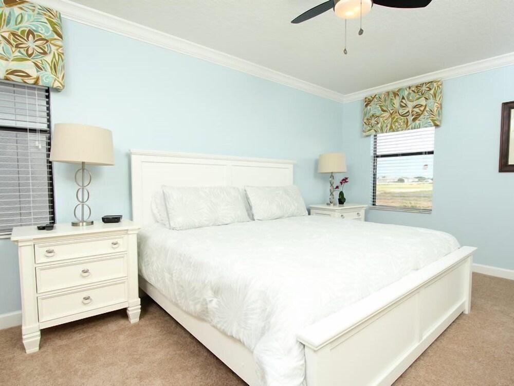 5BR 4.5BA Pool Home In ChampionsGate