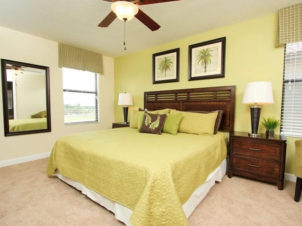 5BR 4.5BA Pool Home In ChampionsGate