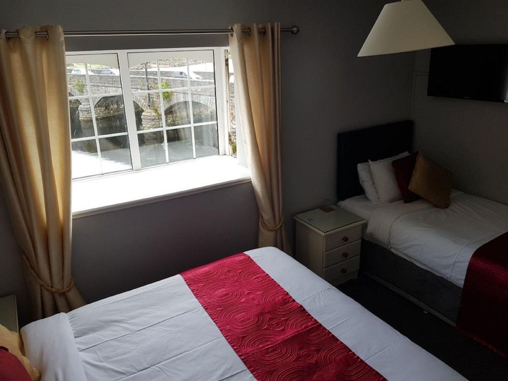 The River's Edge Guest House