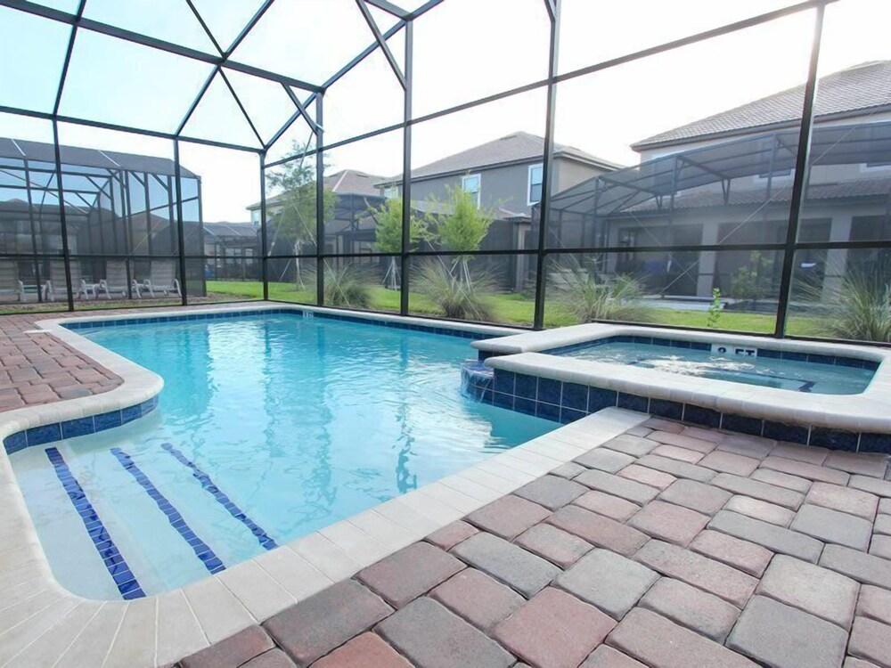 7BR 5BA Pool Home In ChampionsGate