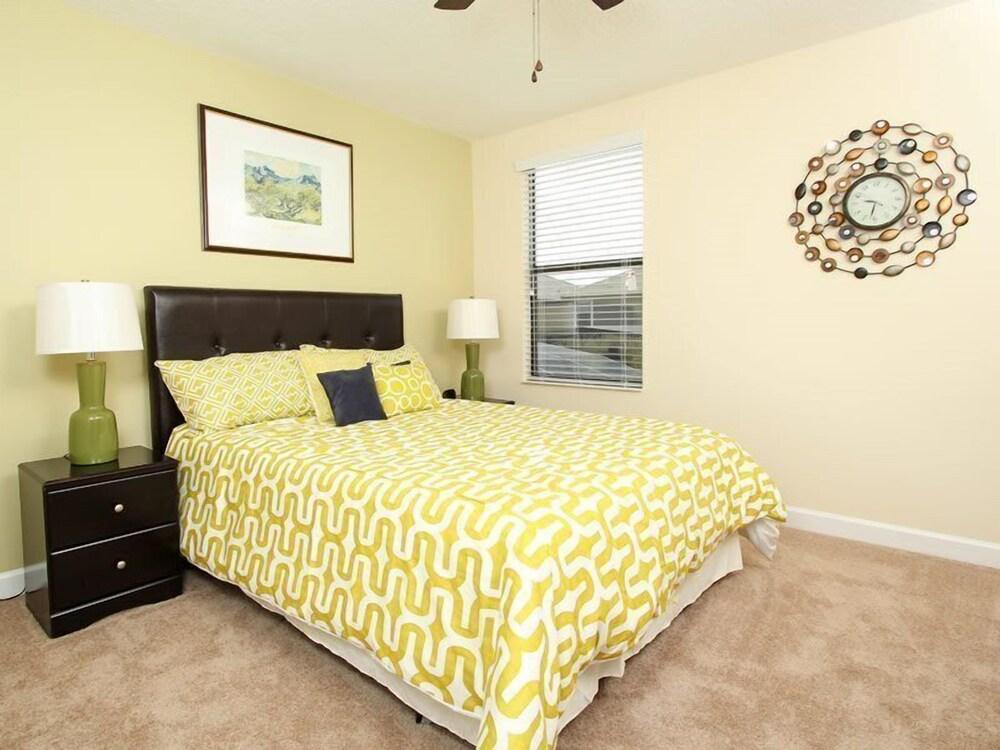 7BR Pool Home In ChampionsGate