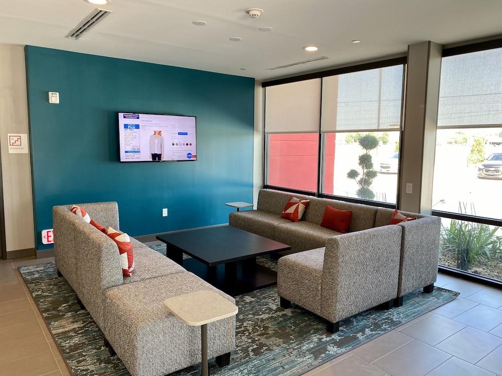 avid hotels Beaumont by IHG