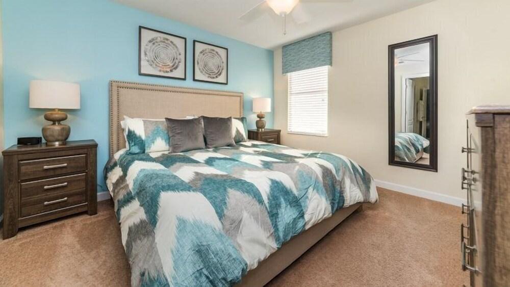 9BR 5BA Pool Home In ChampionsGate