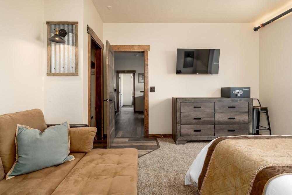 The Adventure Inn Yellowstone