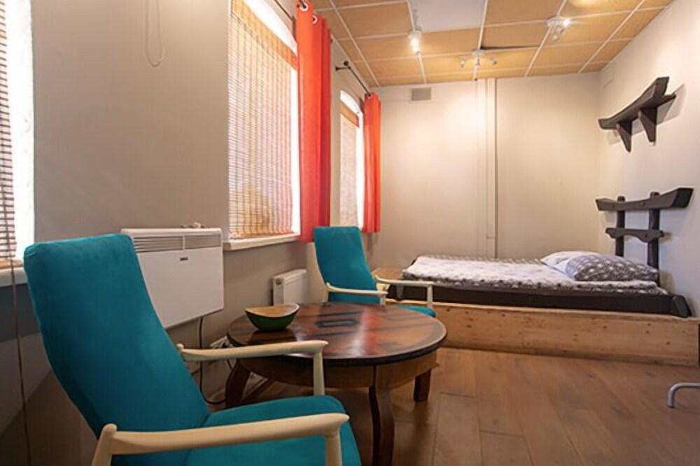 Riverside & China Town Hostel