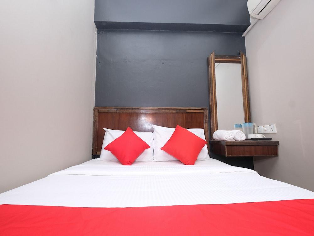 OYO 1190 Nice Stay Hotel