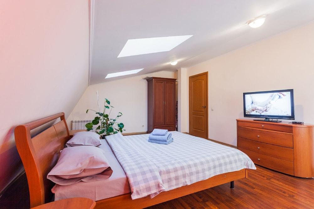 ApartHotel on Independence Square