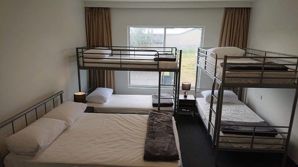 Paradise Escapes - 001