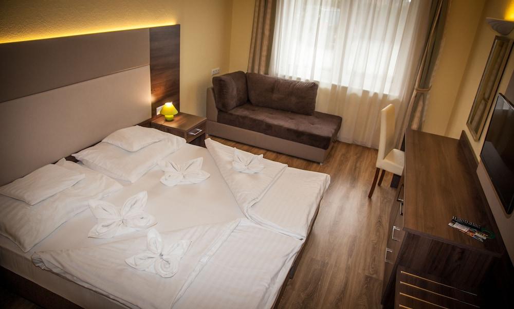 Hotel Jade - Ezüsthíd Hotel