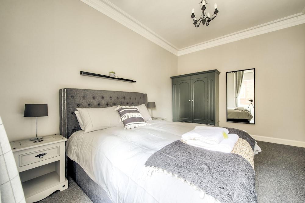 Stylish Modern Apartment Parking