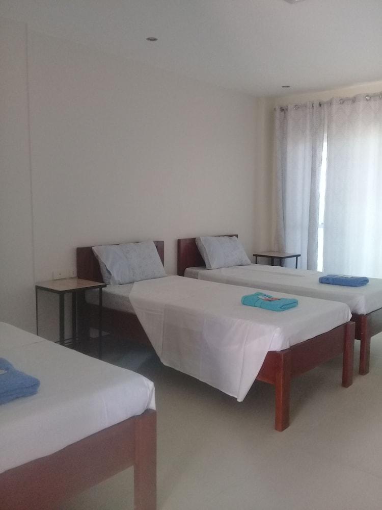 D&B Bluestar Beach Resort