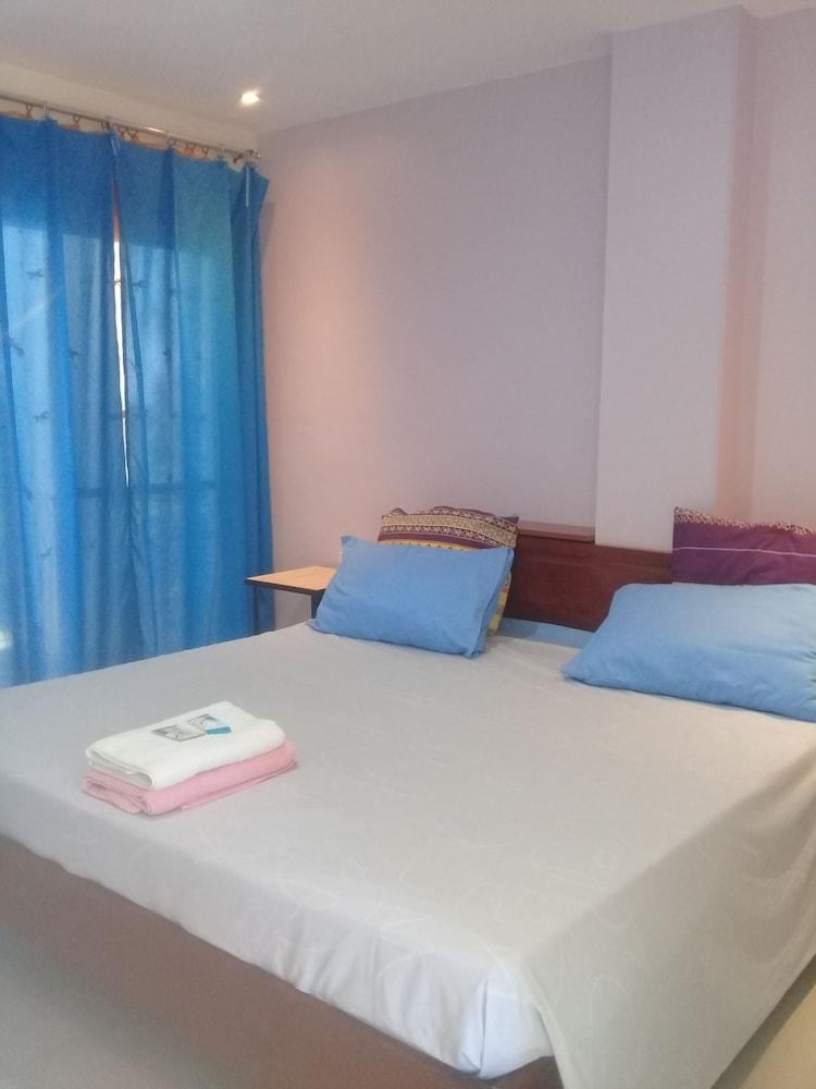 D&B Bluestar Beach Resort