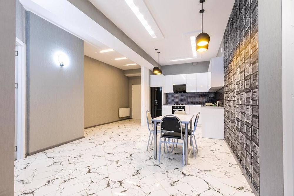Apartment on Saakadze Square