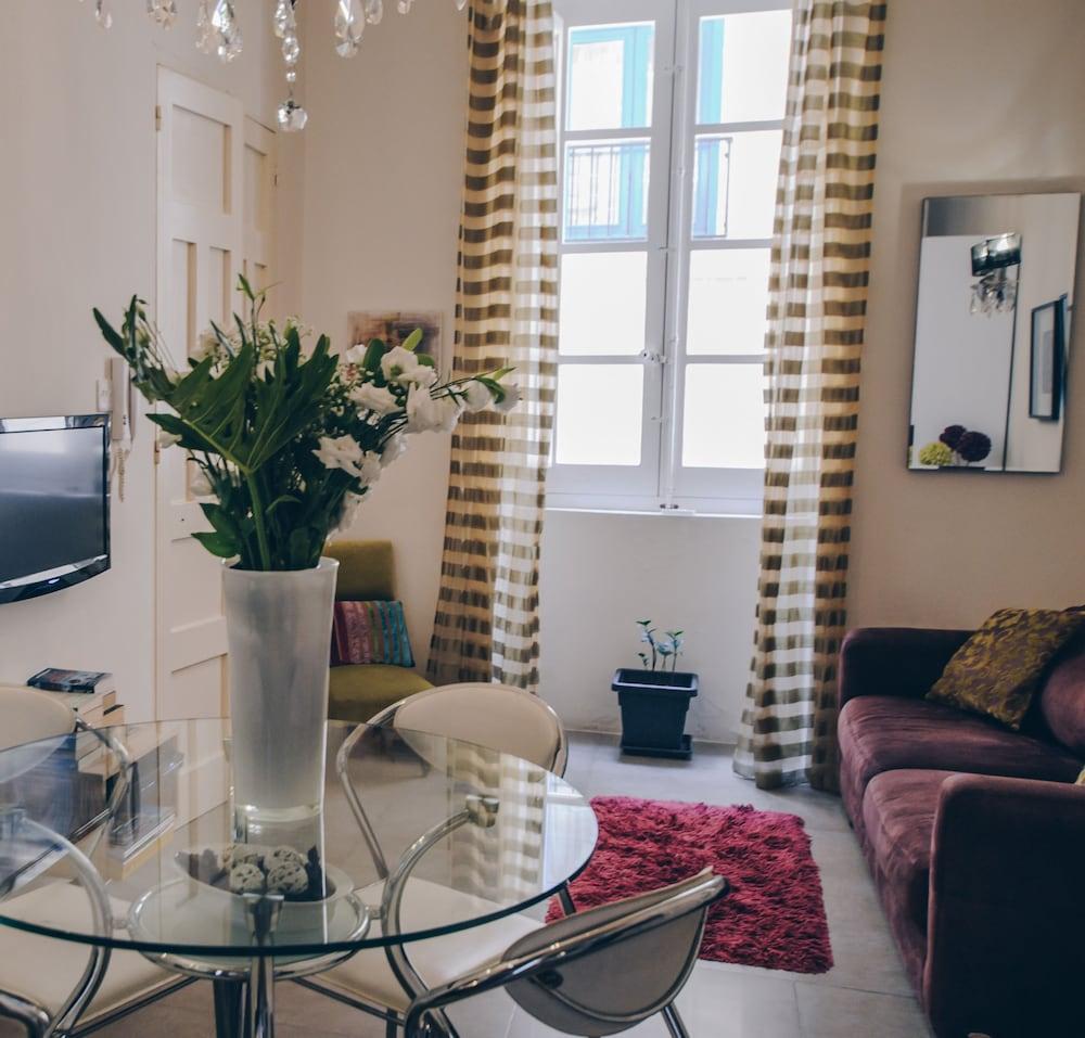 Sally Port City Pads