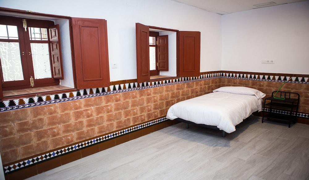 Vivian's Guest House Auto Check-in