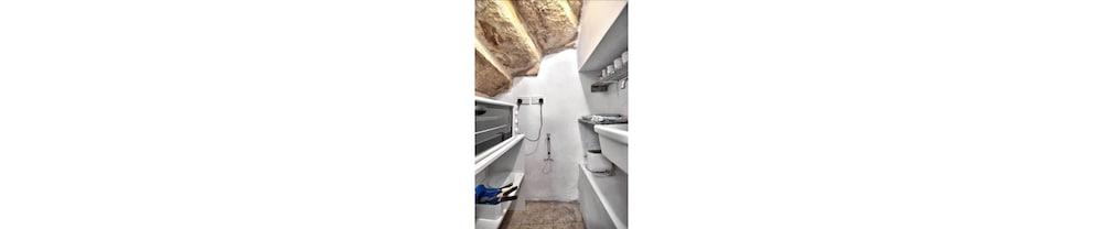 Vallettastay Augustinian