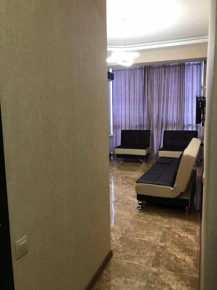 Apartment on Berbuki str.