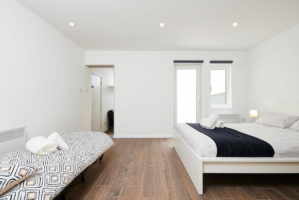 Charmstay Apartments