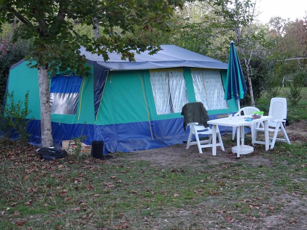 Camping Le Repaire - Tente Aménagée