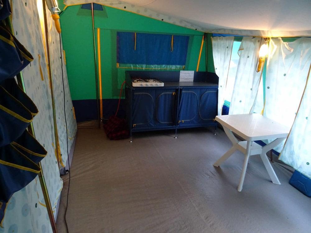 Camping Le Repaire - Tente Aménagée