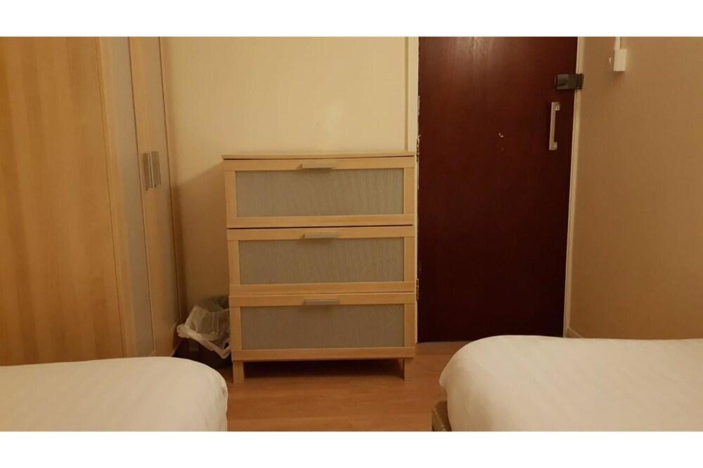 OYO Summerhill House Hotel